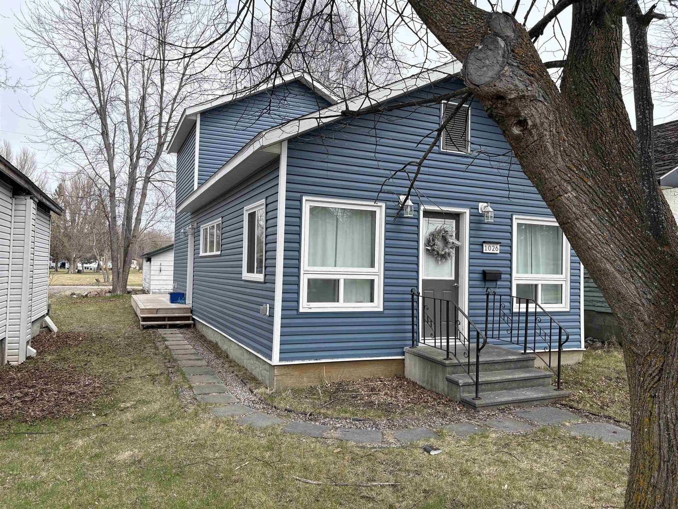 1026 Third Street E, Fort Frances, ON - Outdoor