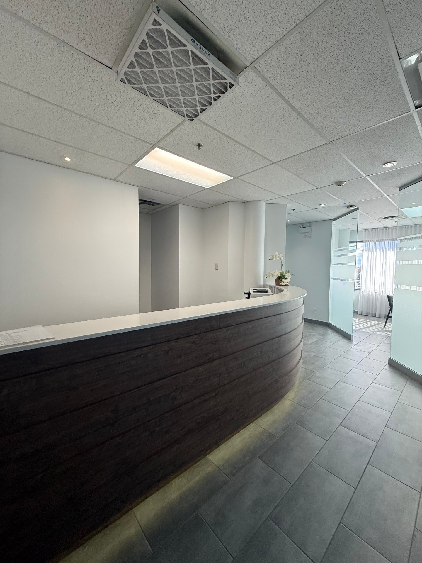 Reception - 401A-3883 Boul. St-Jean, Dollard-Des-Ormeaux, QC - Indoor Photo Showing Other Room