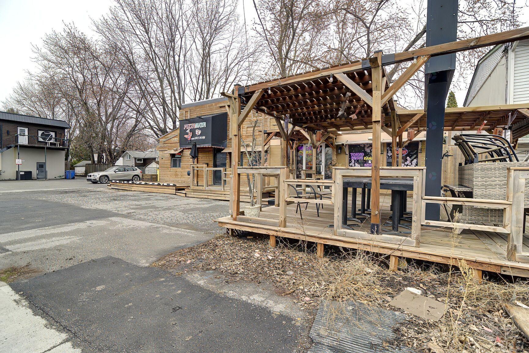 Commerce - 27 Boul. D'Anjou, Châteauguay, QC - Outdoor