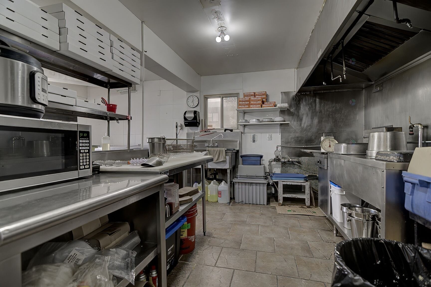 Kitchen - 27 Boul. D'Anjou, Châteauguay, QC - Indoor Photo Showing Kitchen