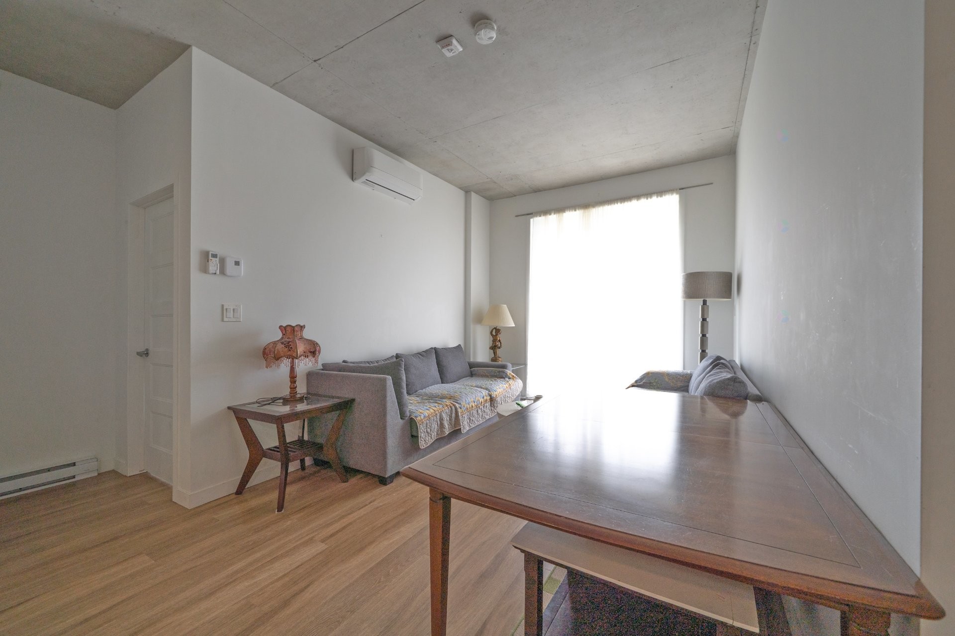 Living Room - 107-5200 Boul. Henri-Bourassa O., Montréal (Saint-Laurent), QC - Indoor