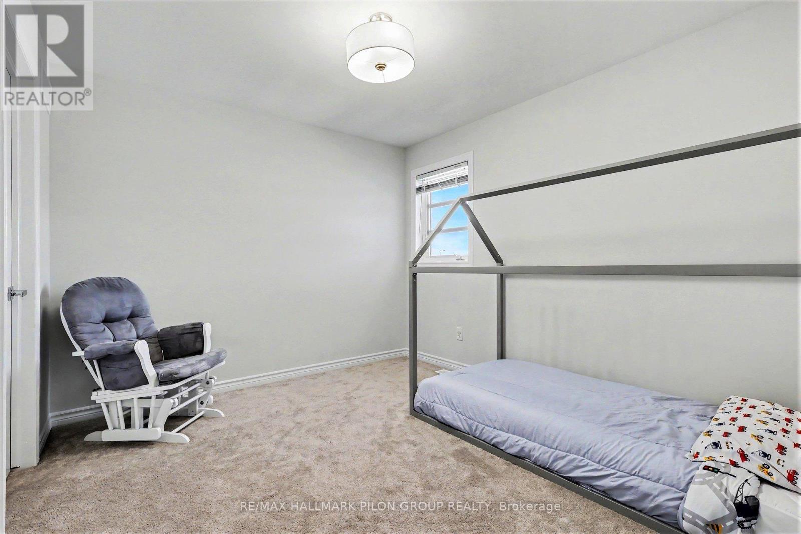 396 Ventoux Avenue, Ottawa, ON - Indoor Photo Showing Bedroom