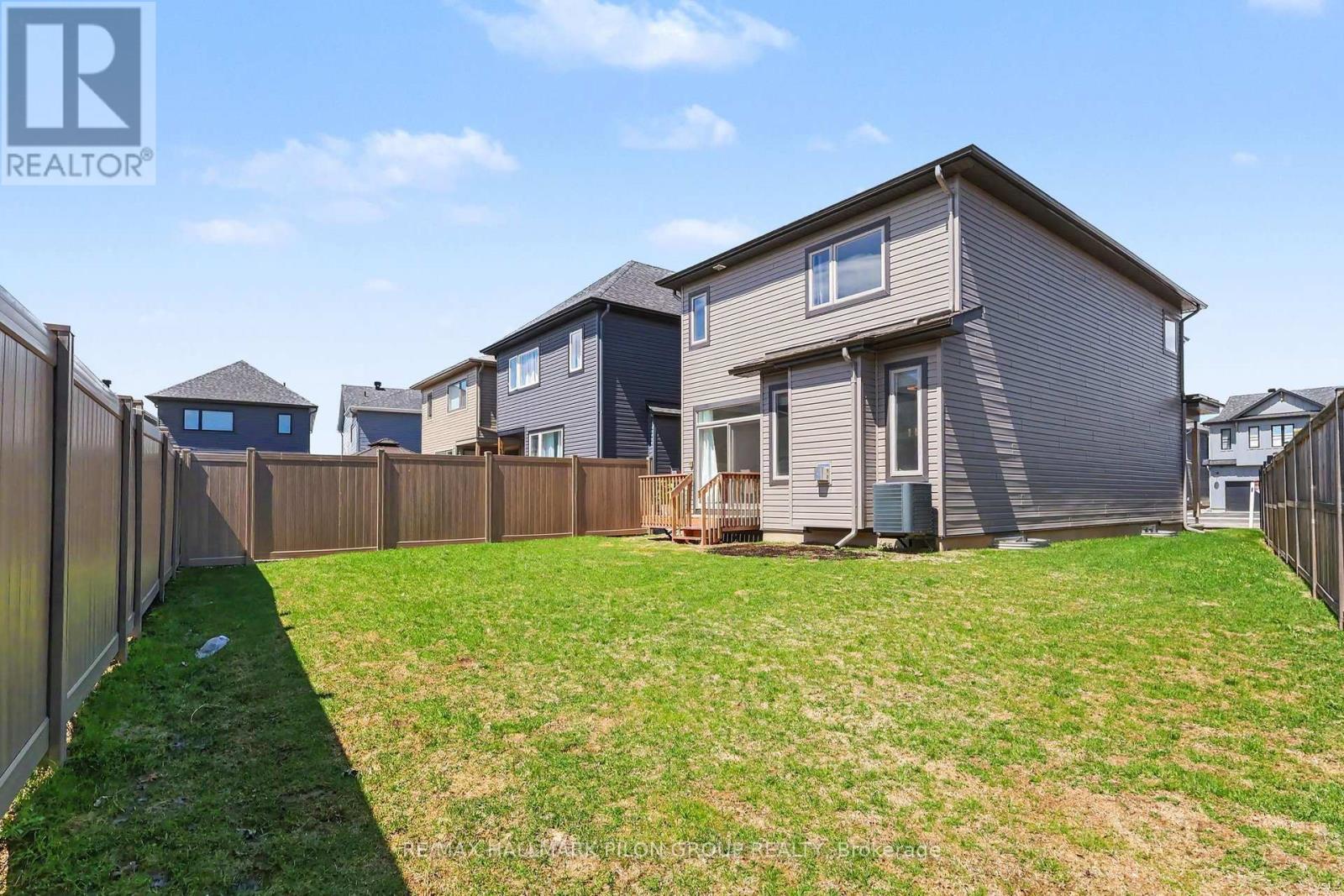 396 Ventoux Avenue, Ottawa, ON - Outdoor