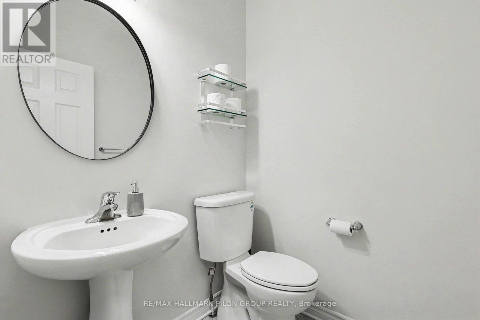 396 Ventoux Avenue, Ottawa, ON - Indoor Photo Showing Bathroom