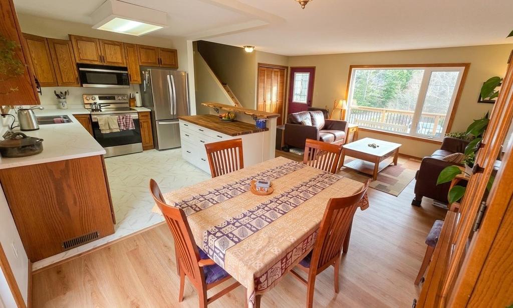 227 Transmitter Road, Kenora, ON - Indoor