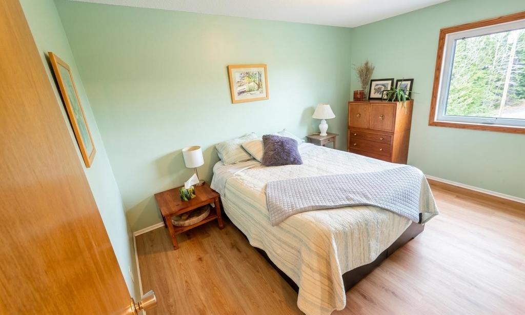 227 Transmitter Road, Kenora, ON - Indoor Photo Showing Bedroom