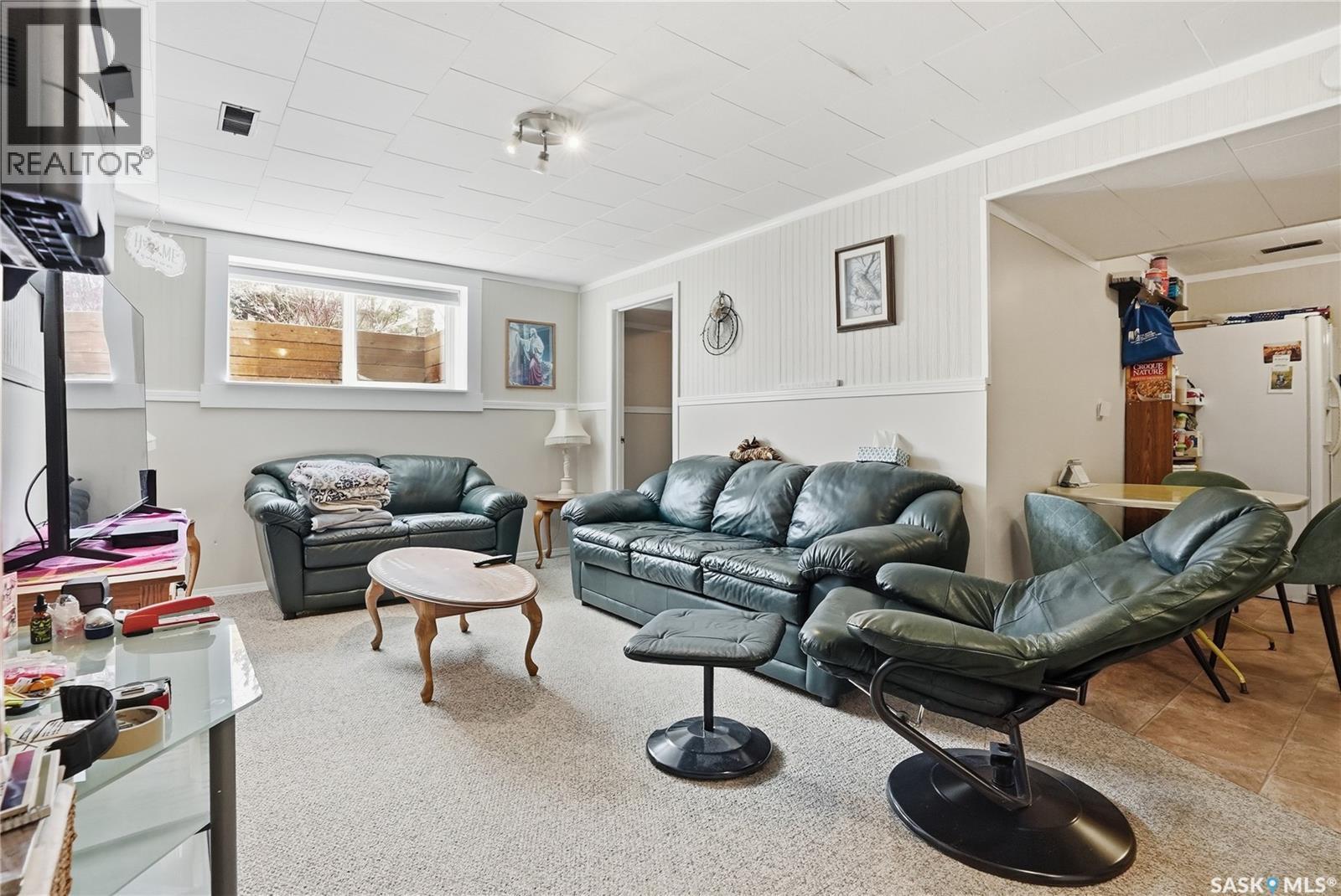 53 Rita Crescent, Saskatoon, SK - Indoor Photo Showing Living Room