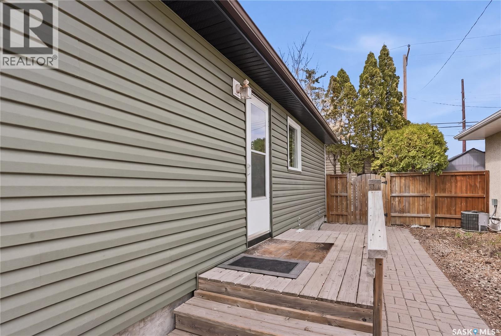 53 Rita Crescent, Saskatoon, SK - Outdoor With Exterior