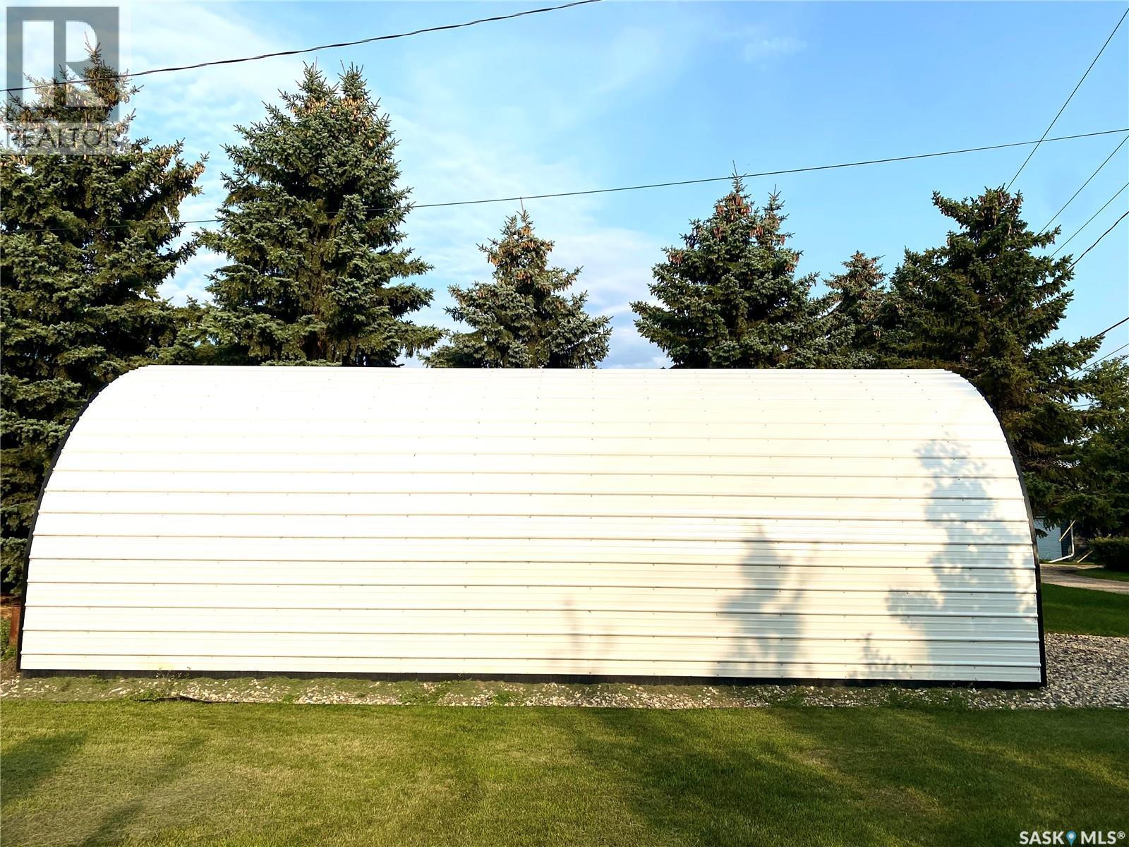 325 Grout Street, Lemberg, SK - Outdoor