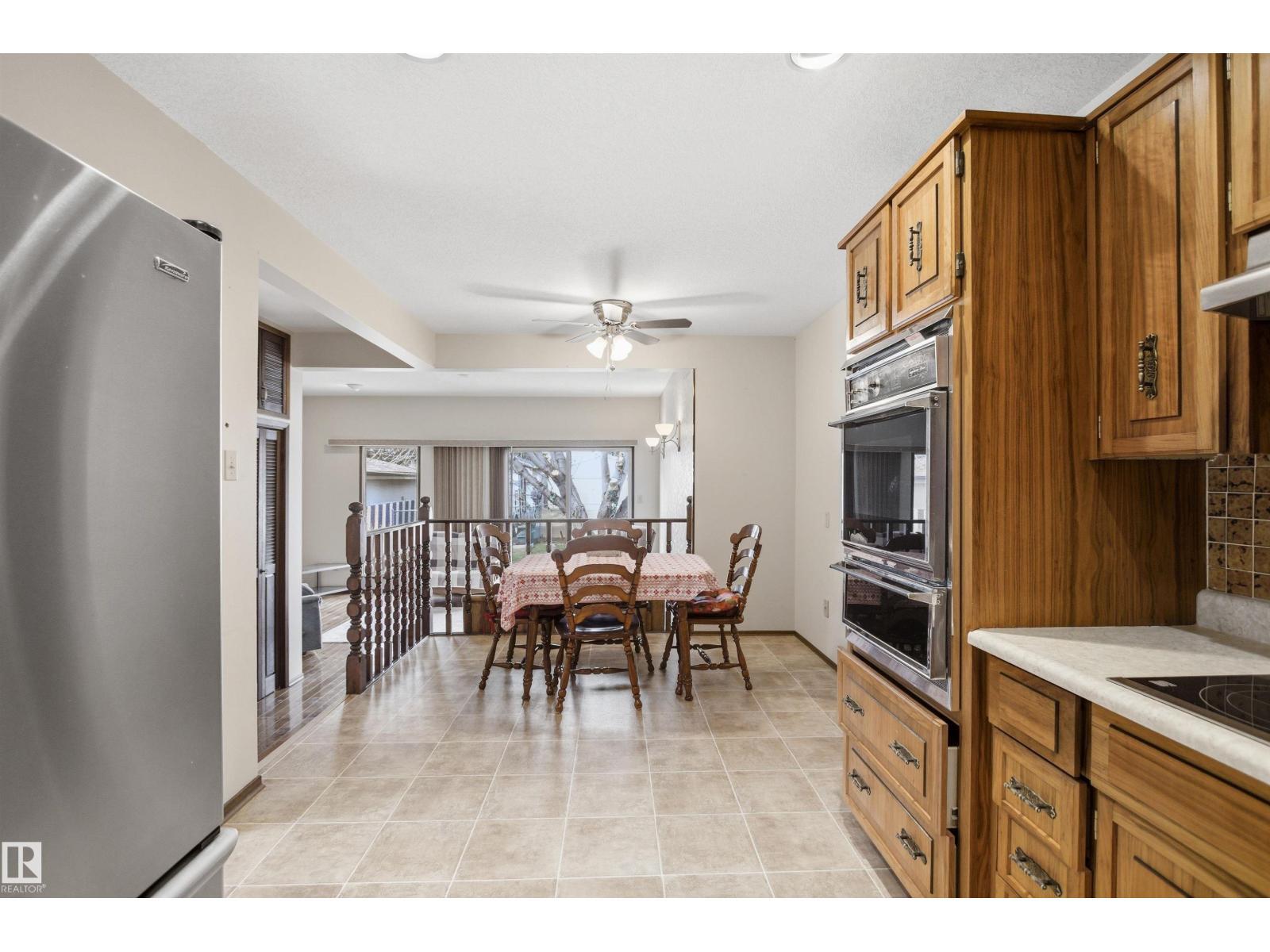 13222 116 St Nw, Edmonton, AB - Indoor