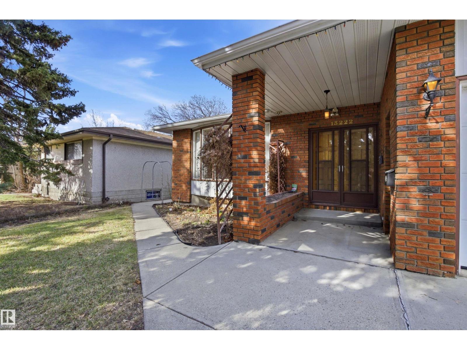 13222 116 St Nw, Edmonton, AB - Outdoor