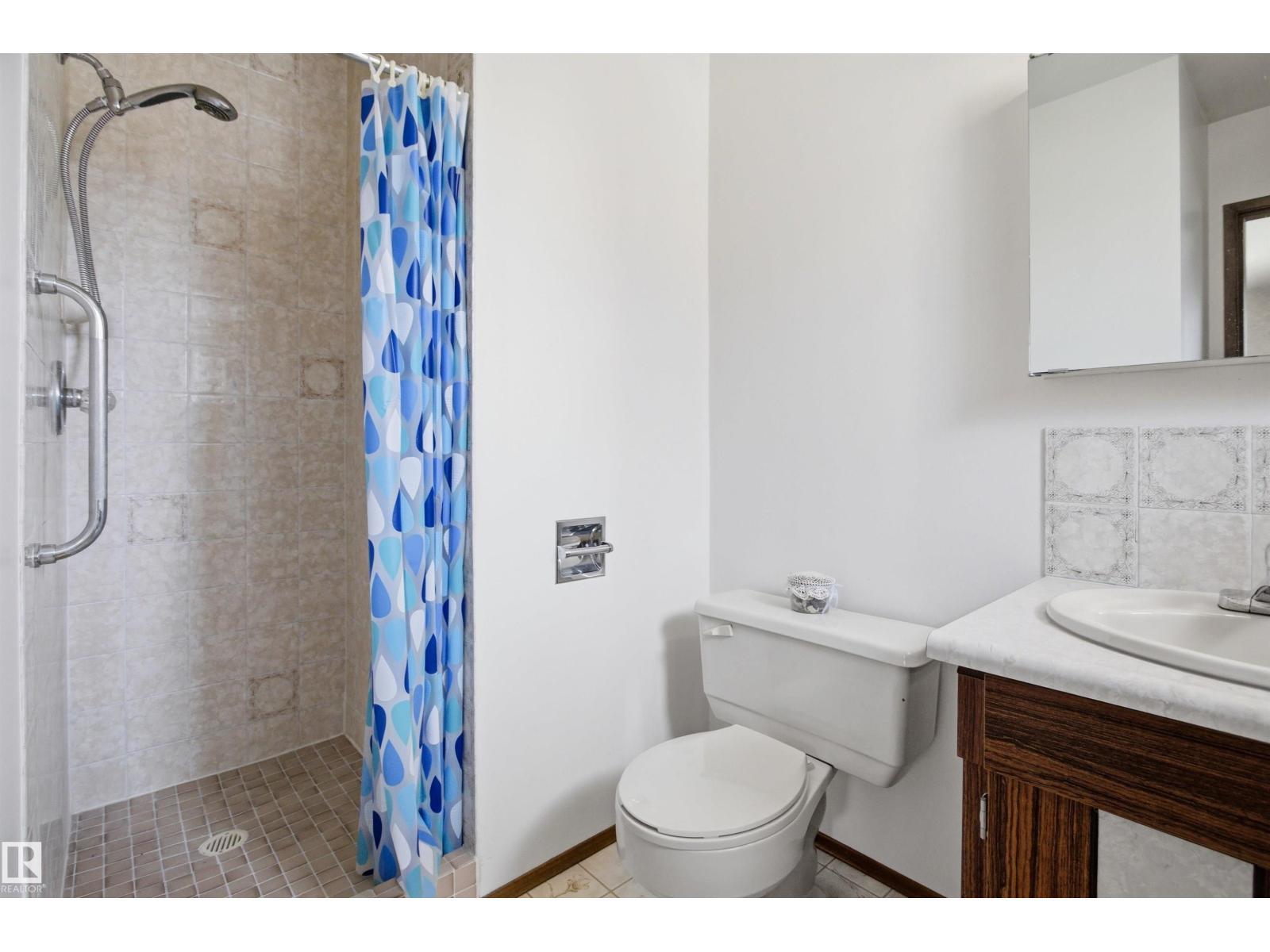 13222 116 St Nw, Edmonton, AB - Indoor Photo Showing Bathroom