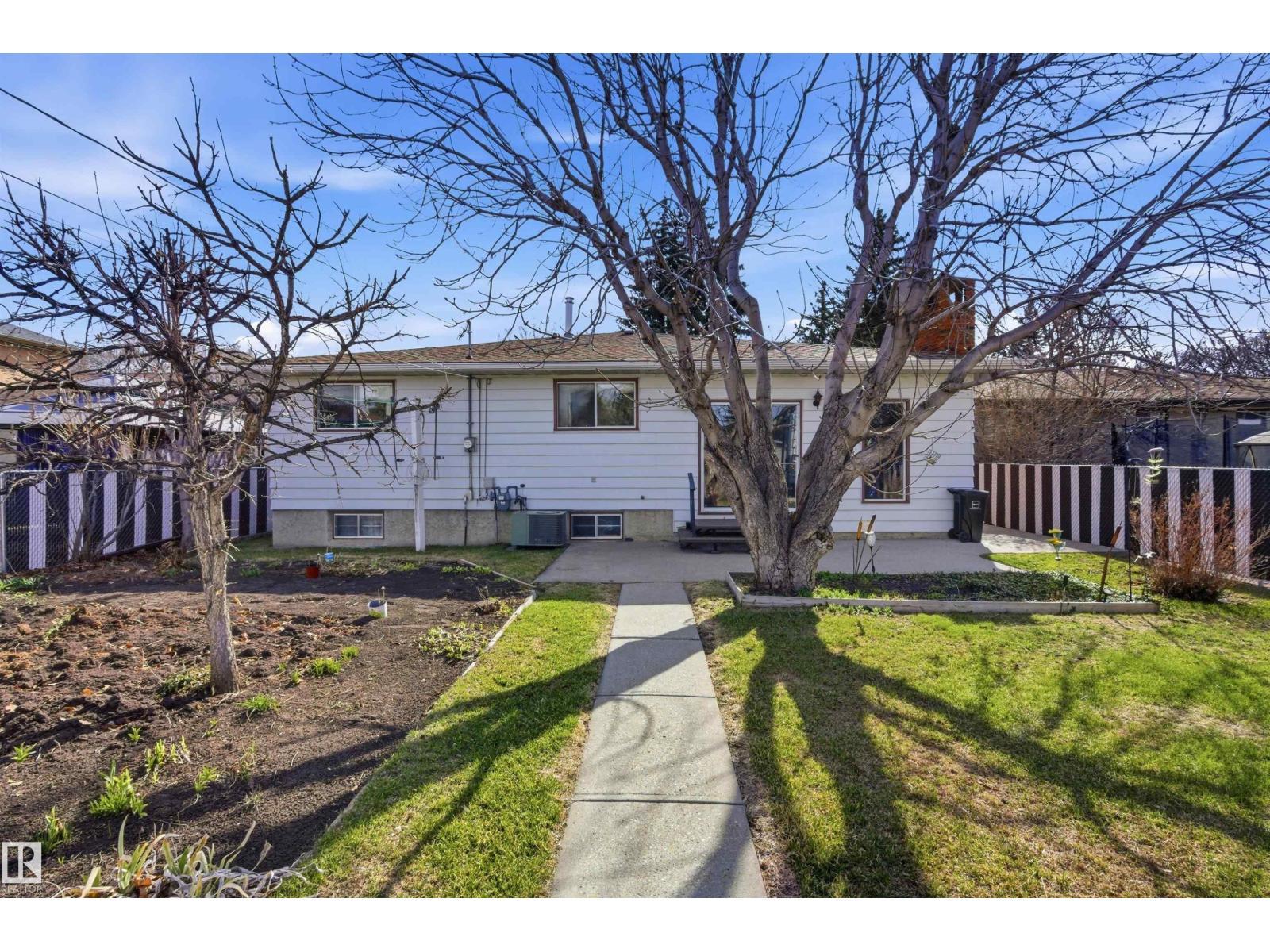 13222 116 St Nw, Edmonton, AB - Outdoor