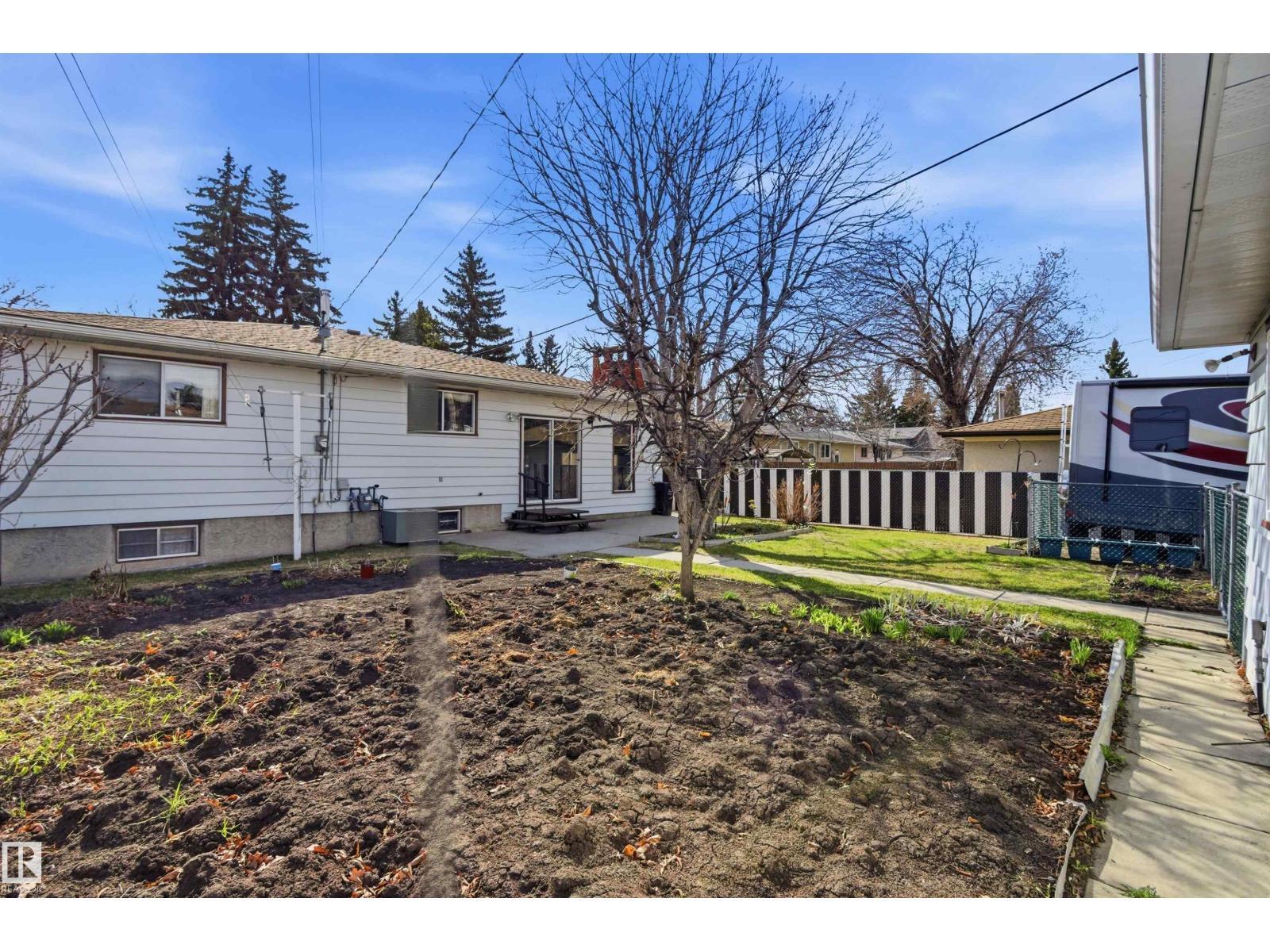 13222 116 St Nw, Edmonton, AB - Outdoor