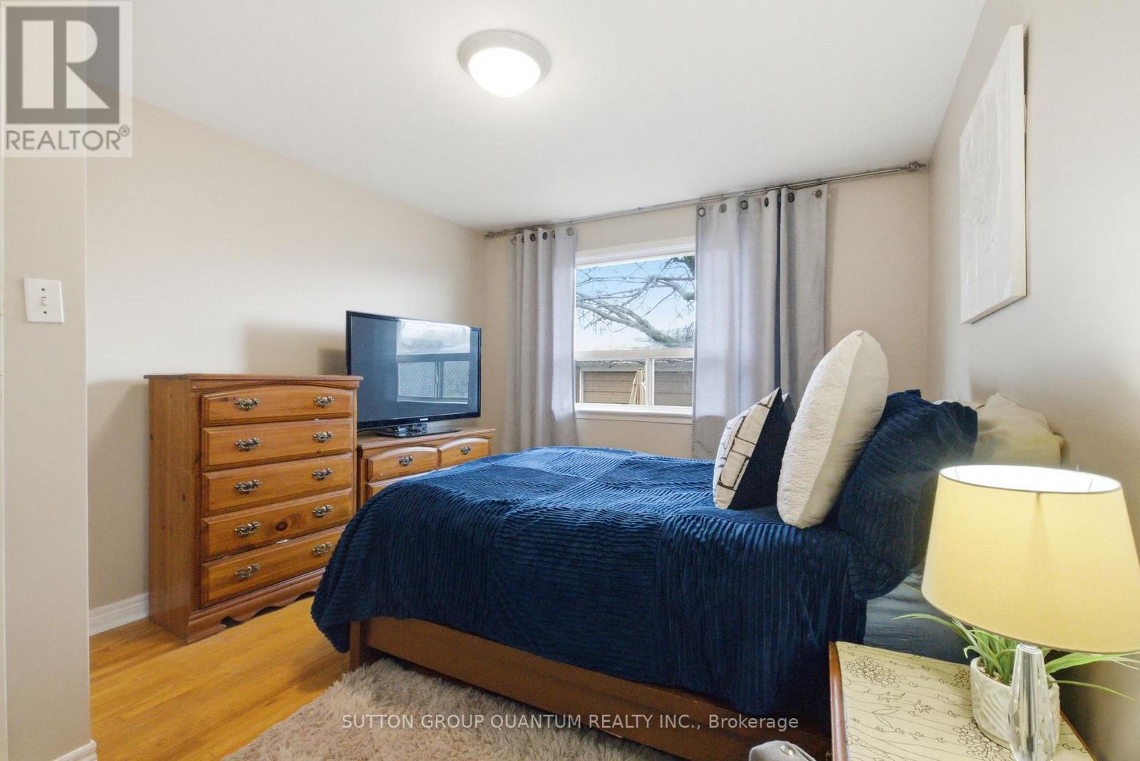1257 Alexandra Avenue, Mississauga, ON - Indoor Photo Showing Bedroom