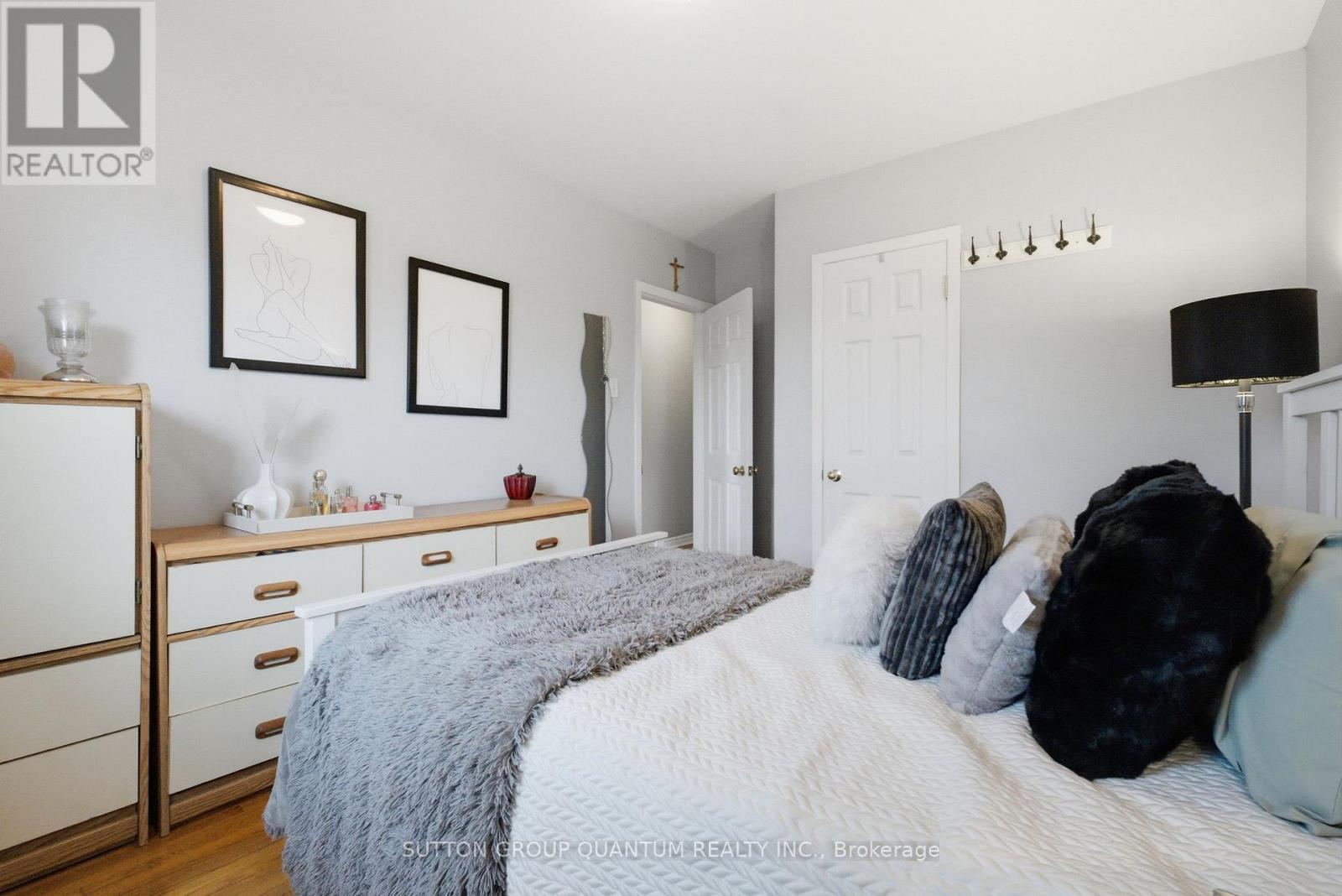 1257 Alexandra Avenue, Mississauga, ON - Indoor Photo Showing Bedroom