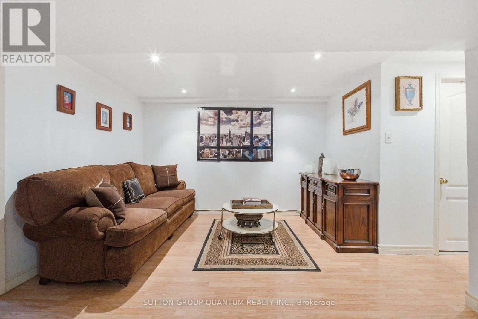 1257 Alexandra Avenue, Mississauga, ON - Indoor Photo Showing Living Room