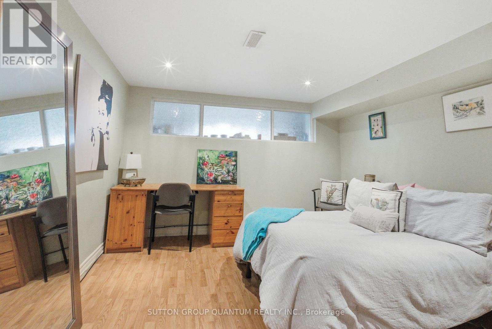 1257 Alexandra Avenue, Mississauga, ON - Indoor Photo Showing Bedroom