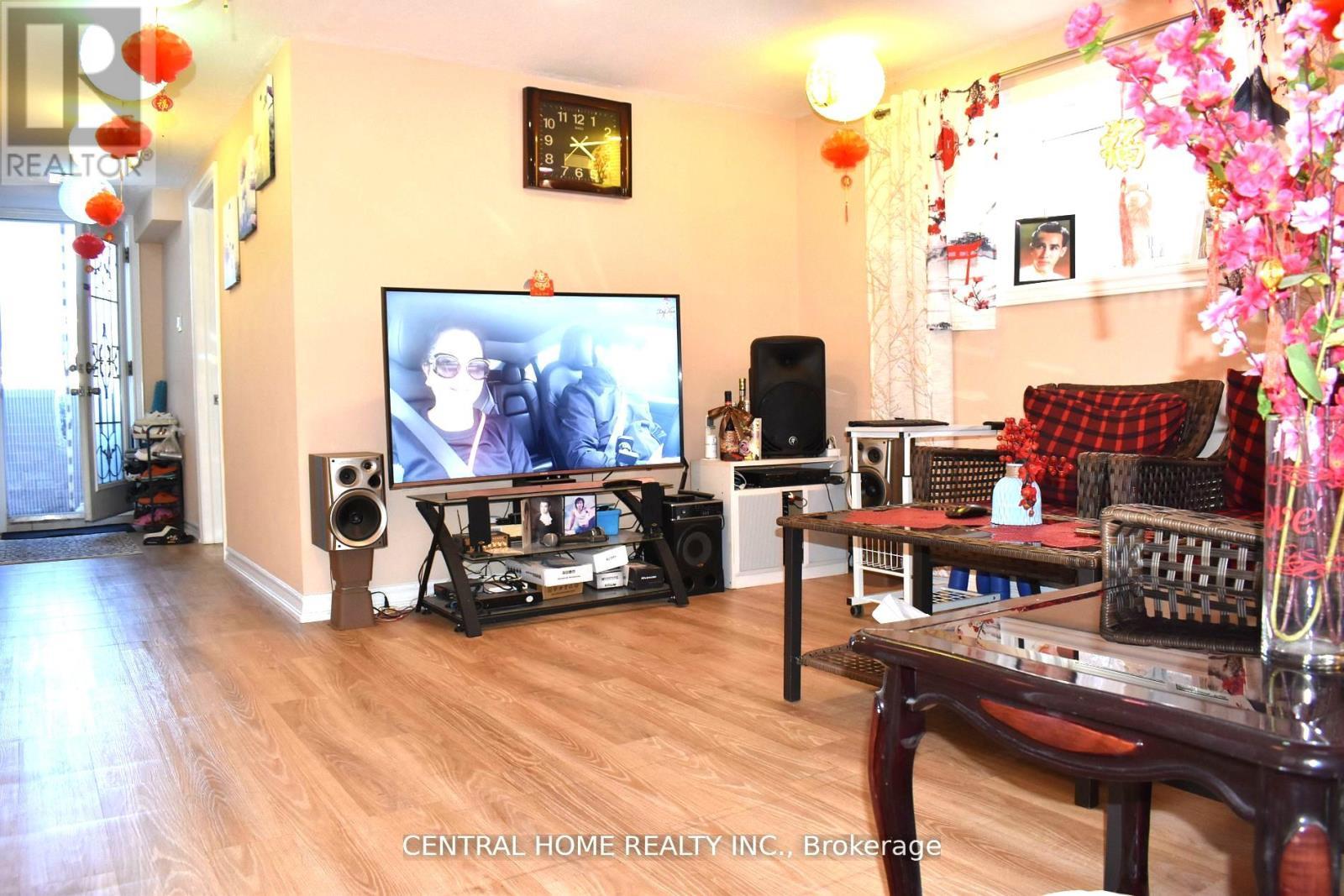 59 Blaney Crescent, Toronto, ON - Indoor