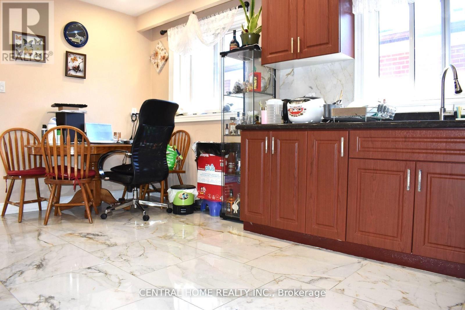 59 Blaney Crescent, Toronto, ON - Indoor
