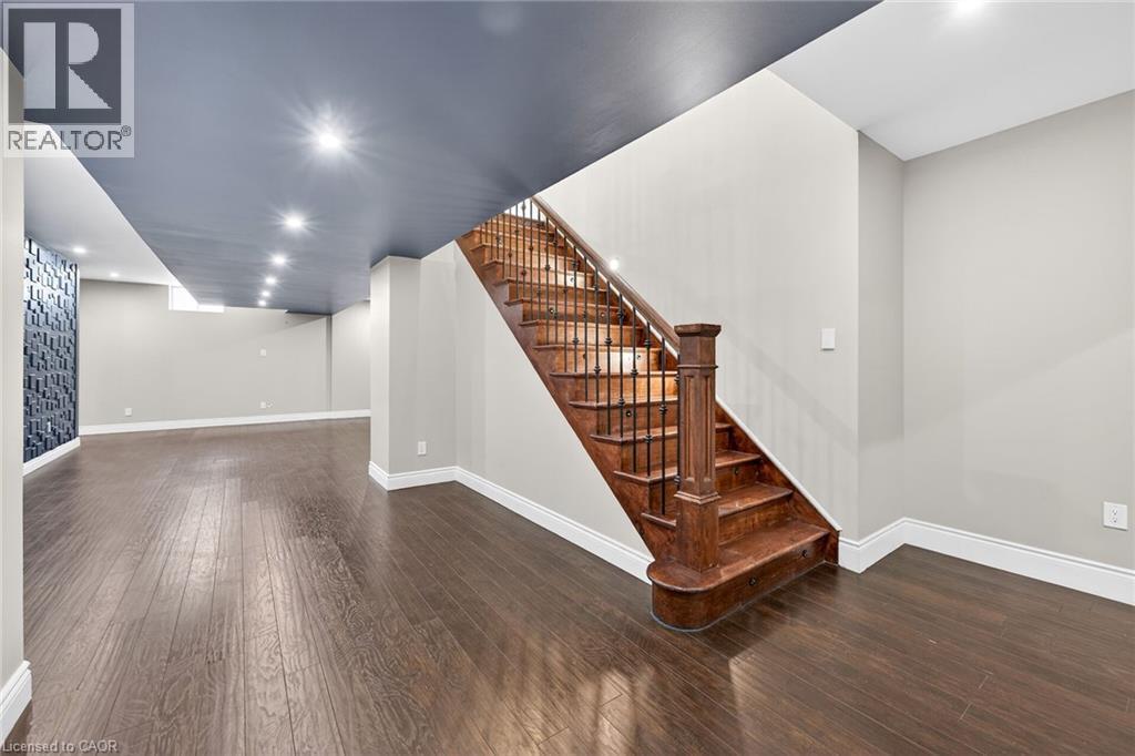 775 King Road, Burlington, ON - Indoor Photo Showing Other Room
