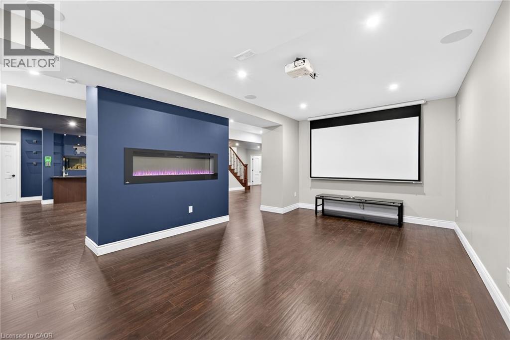 775 King Road, Burlington, ON - Indoor Photo Showing Living Room With Fireplace