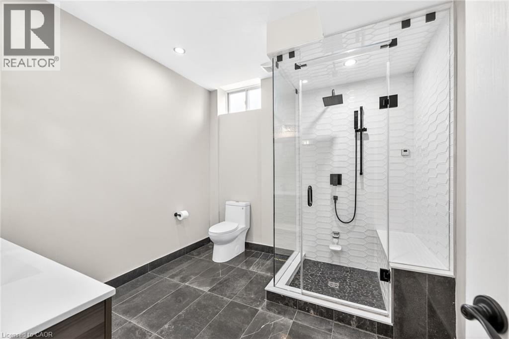 775 King Road, Burlington, ON - Indoor Photo Showing Bathroom