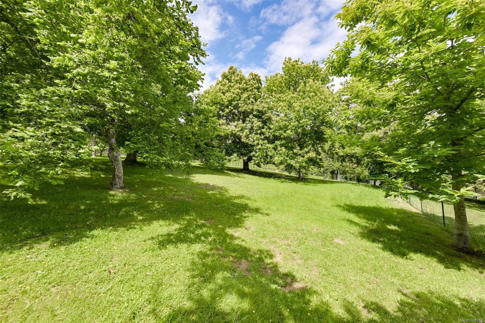 5489 Forest Hill Rd, Saanich, BC