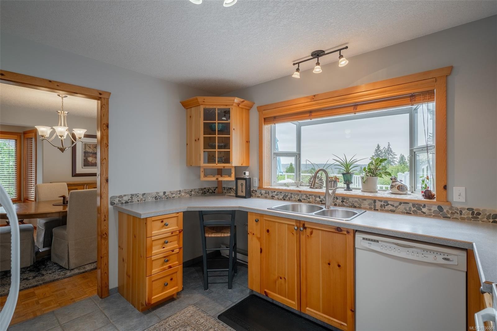 437 Davis Rd, Ladysmith, BC