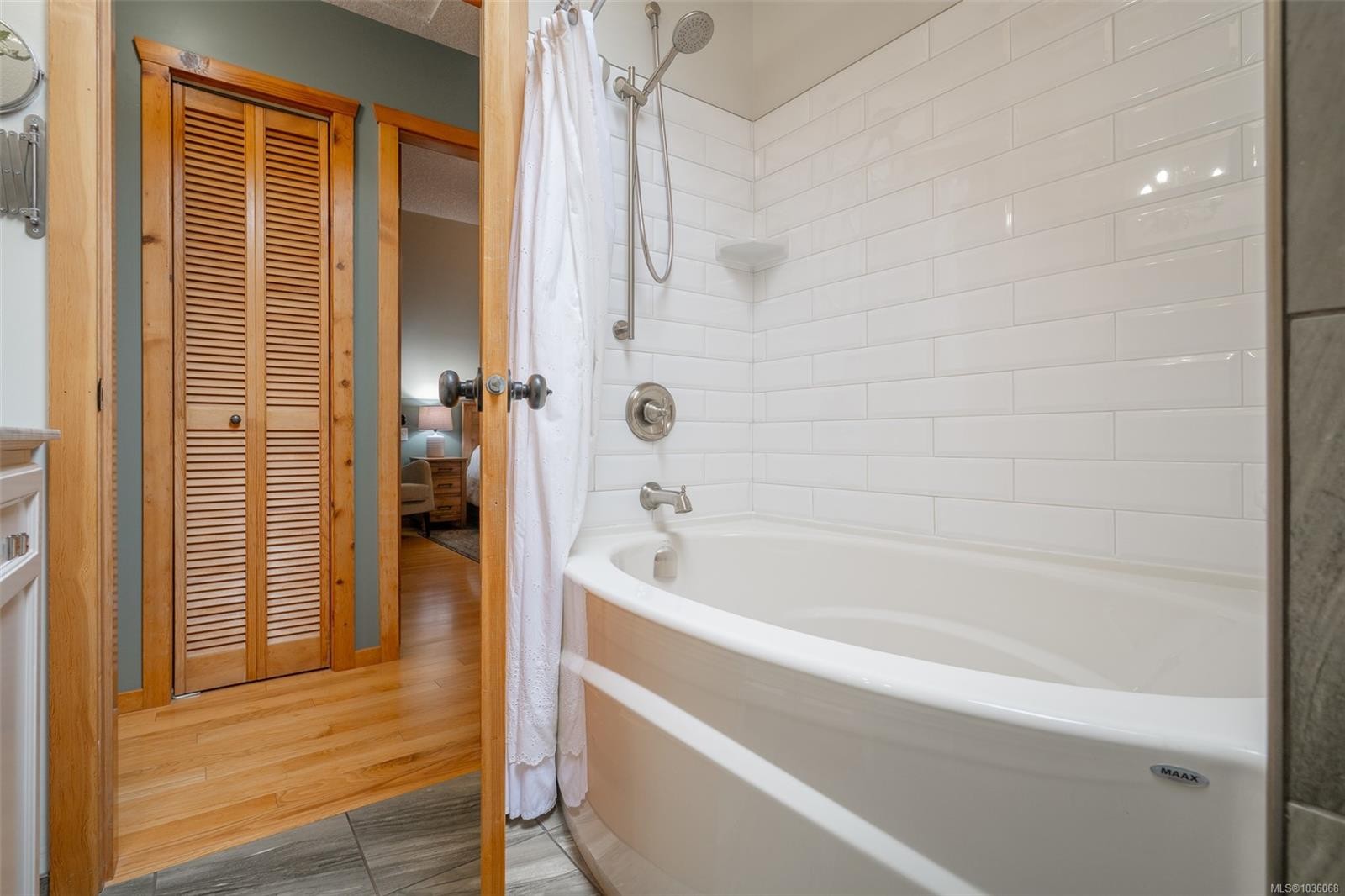 437 Davis Rd, Ladysmith, BC
