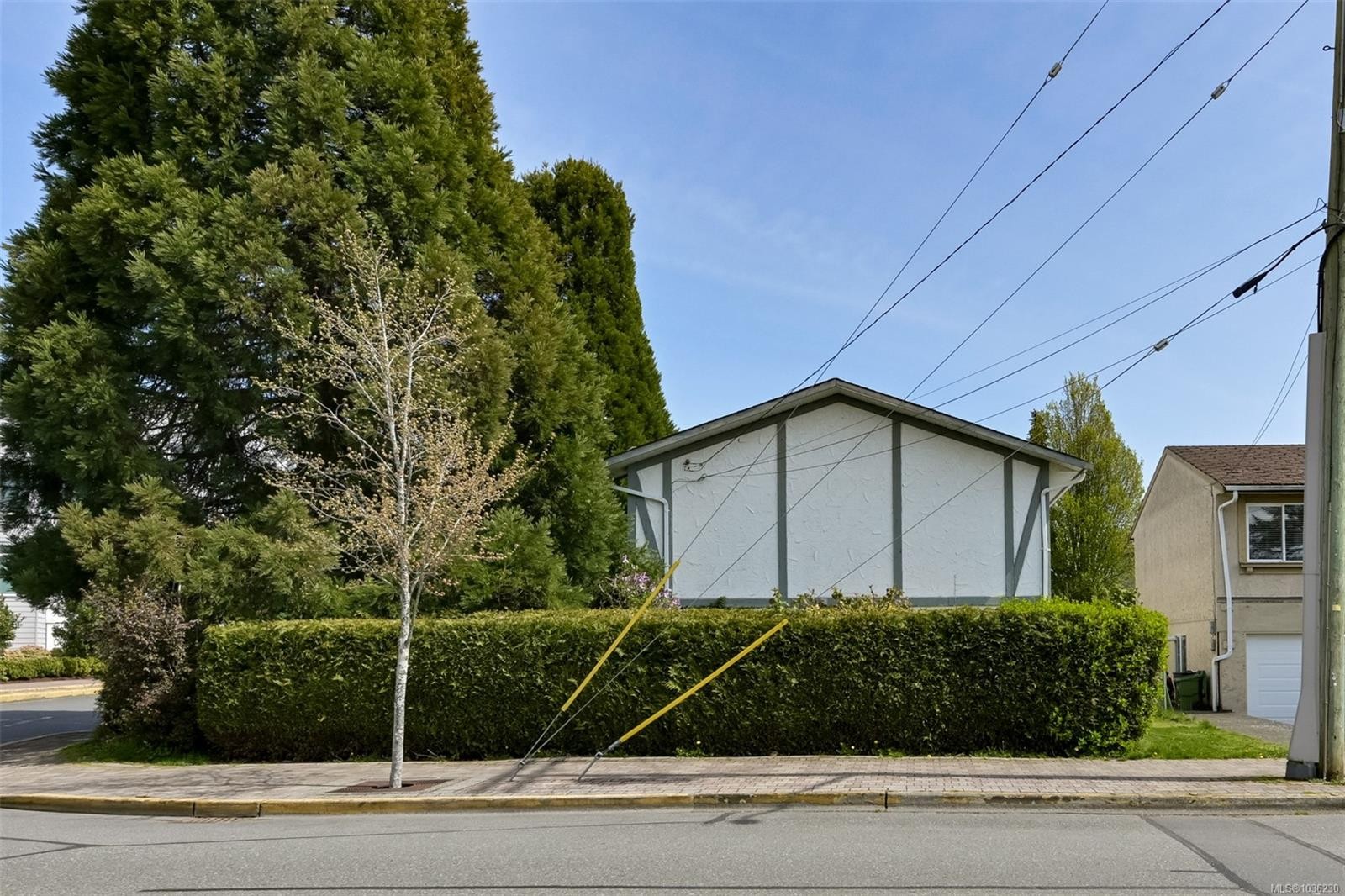 2535 Bevan Ave, Sidney, BC