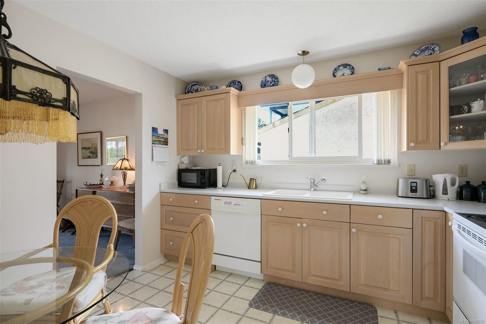 2535 Bevan Ave, Sidney, BC