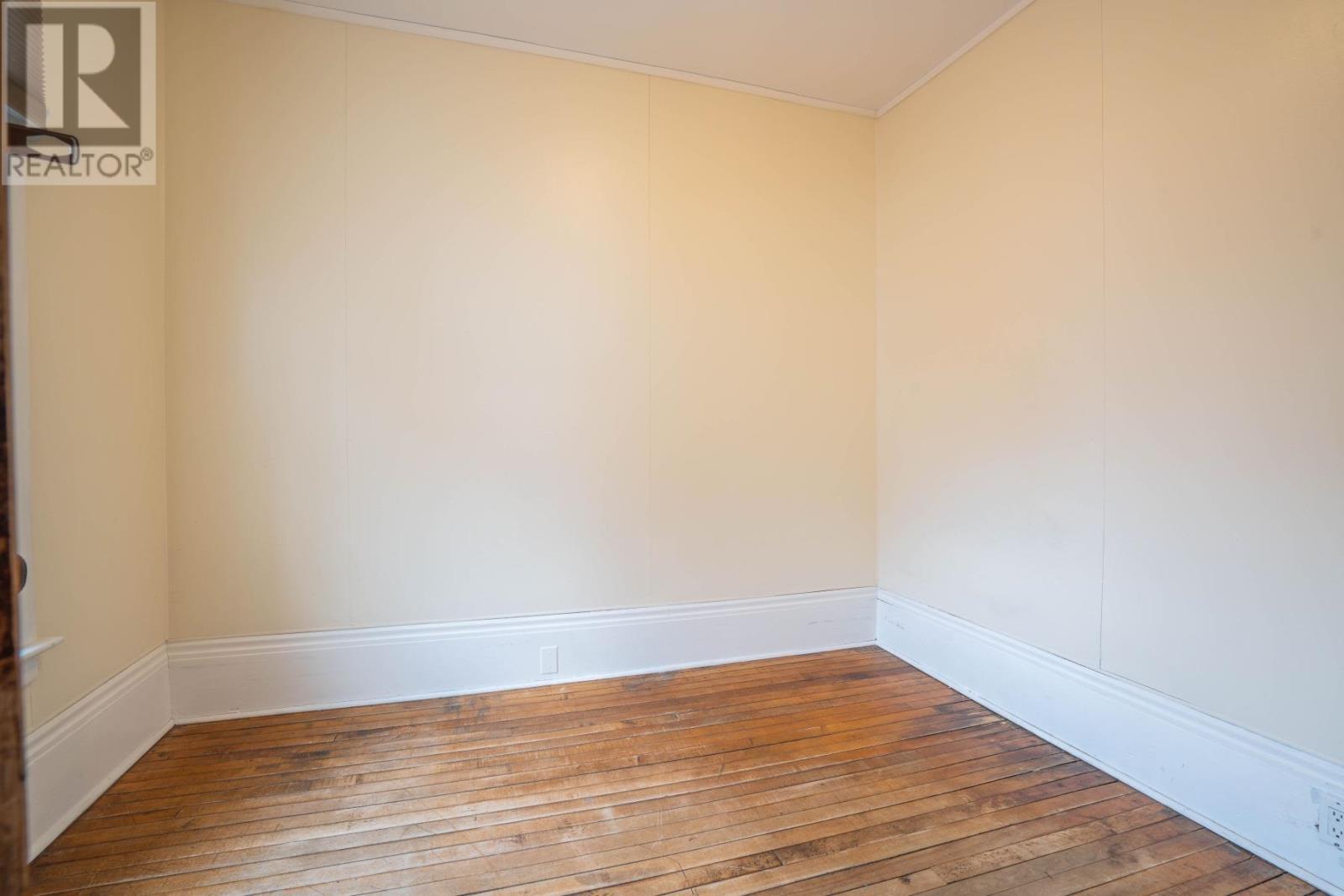 928 Queen St E, Sault Ste. Marie, ON - Indoor Photo Showing Other Room