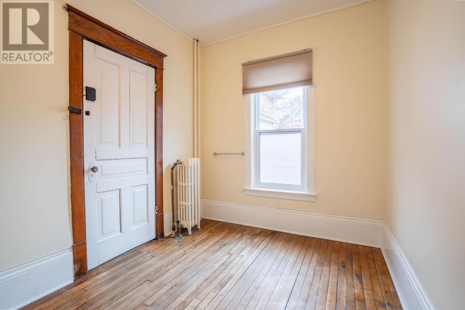 928 Queen St E, Sault Ste. Marie, ON - Indoor Photo Showing Other Room