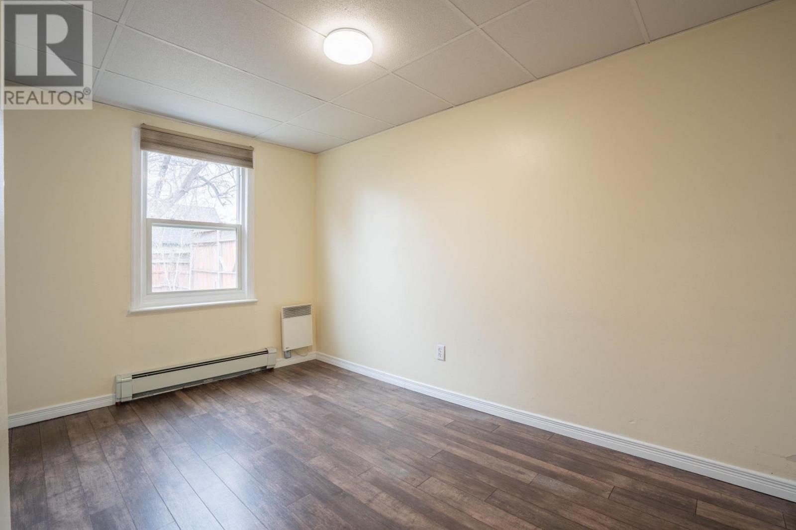 928 Queen St E, Sault Ste. Marie, ON - Indoor Photo Showing Other Room