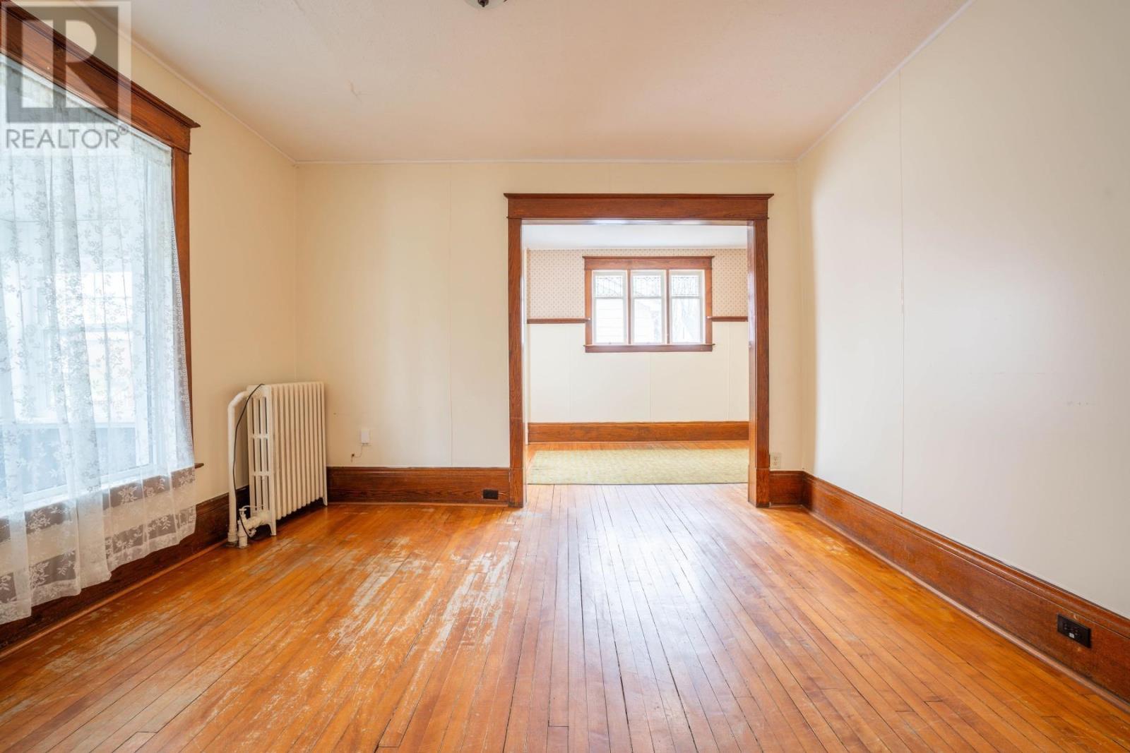 928 Queen St E, Sault Ste. Marie, ON - Indoor Photo Showing Other Room