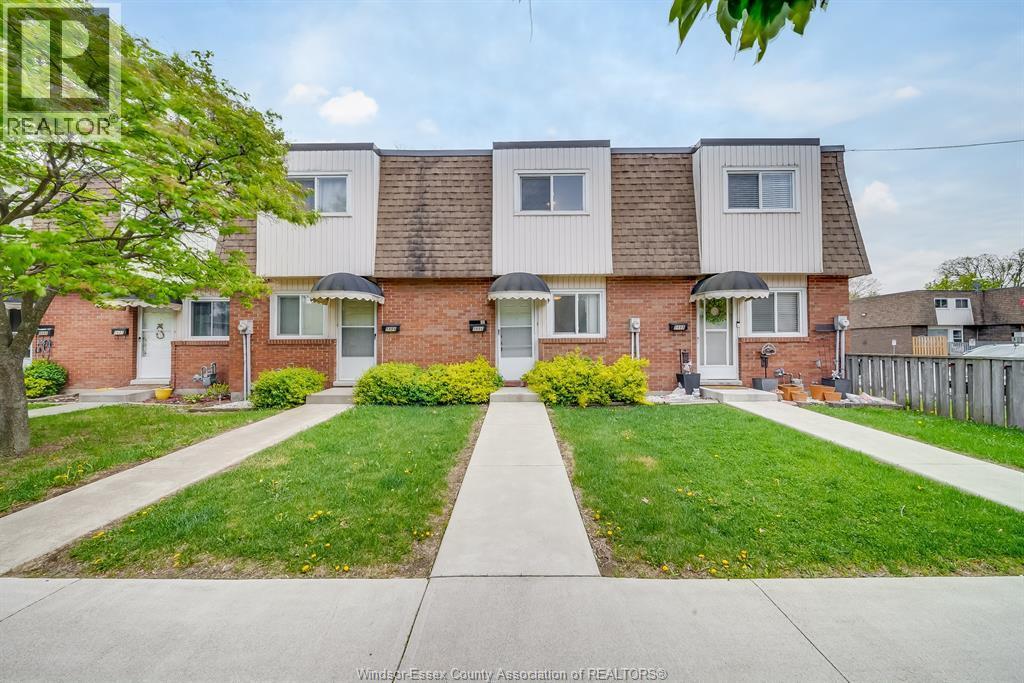 5486 Lassaline, Windsor, ON - Outdoor With Facade