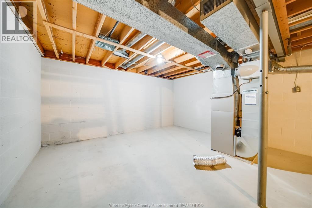 5486 Lassaline, Windsor, ON - Indoor Photo Showing Basement