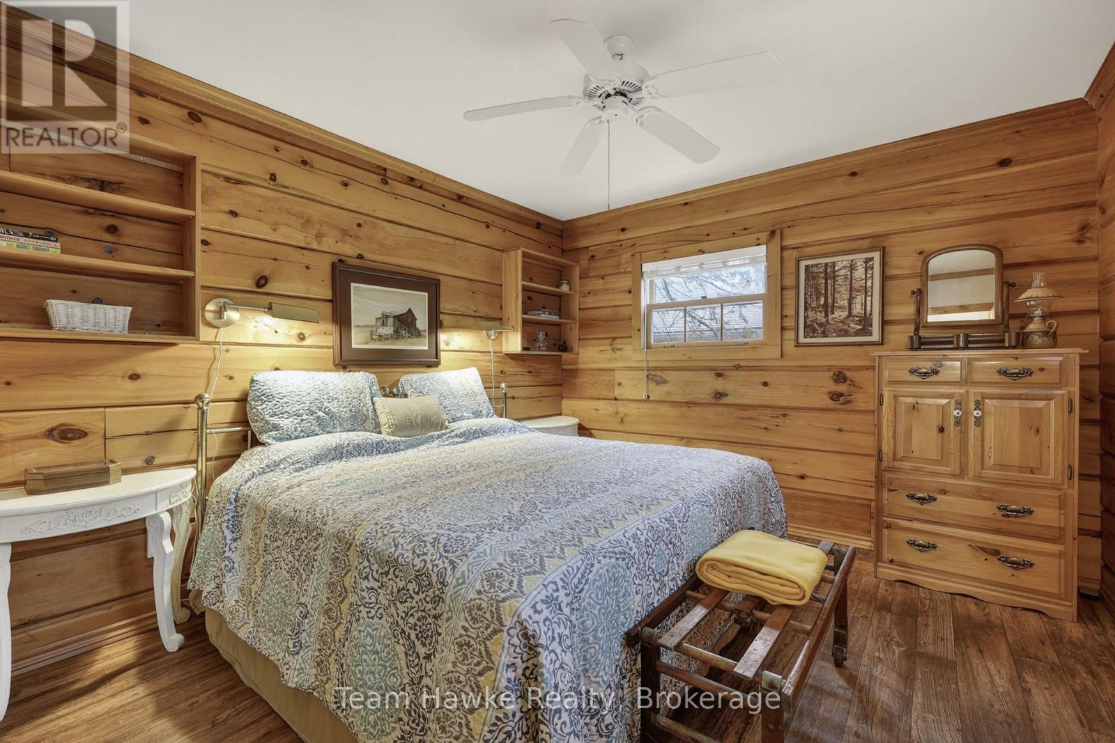 698 Tiny Beaches Road S, Tiny, ON - Indoor Photo Showing Bedroom