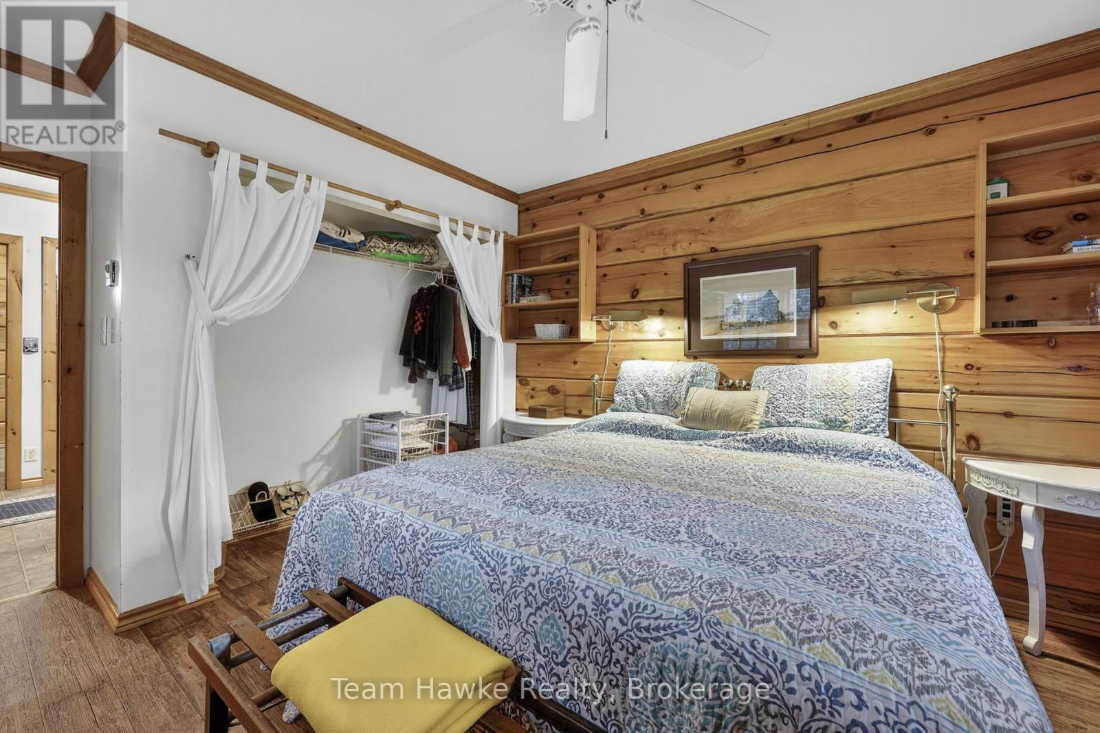 698 Tiny Beaches Road S, Tiny, ON - Indoor Photo Showing Bedroom