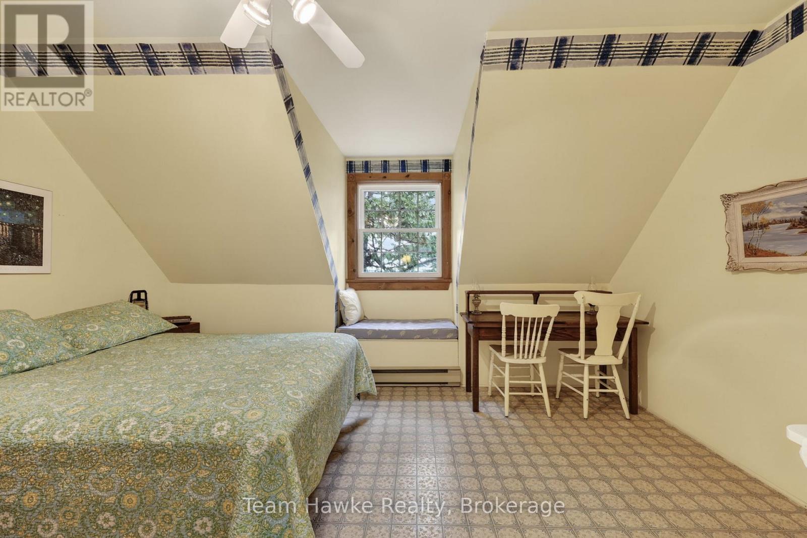 698 Tiny Beaches Road S, Tiny, ON - Indoor Photo Showing Bedroom