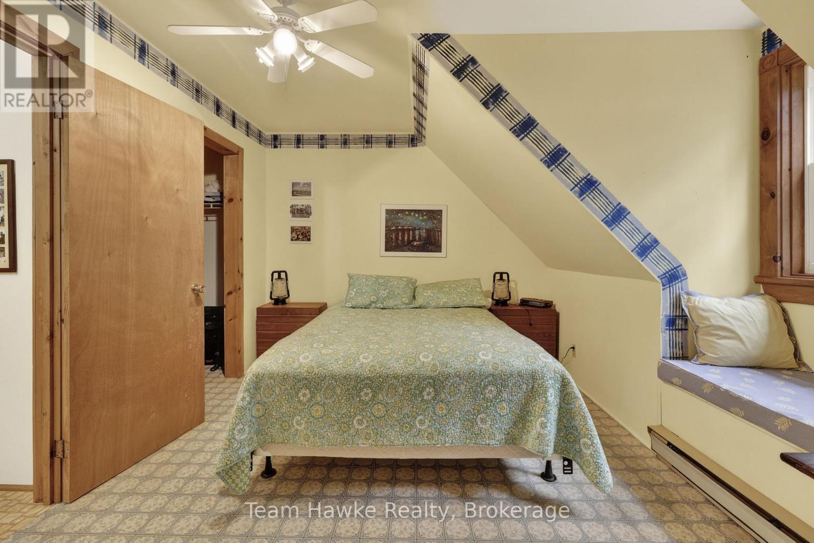 698 Tiny Beaches Road S, Tiny, ON - Indoor Photo Showing Bedroom