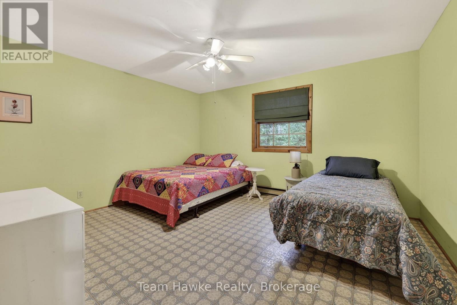 698 Tiny Beaches Road S, Tiny, ON - Indoor Photo Showing Bedroom