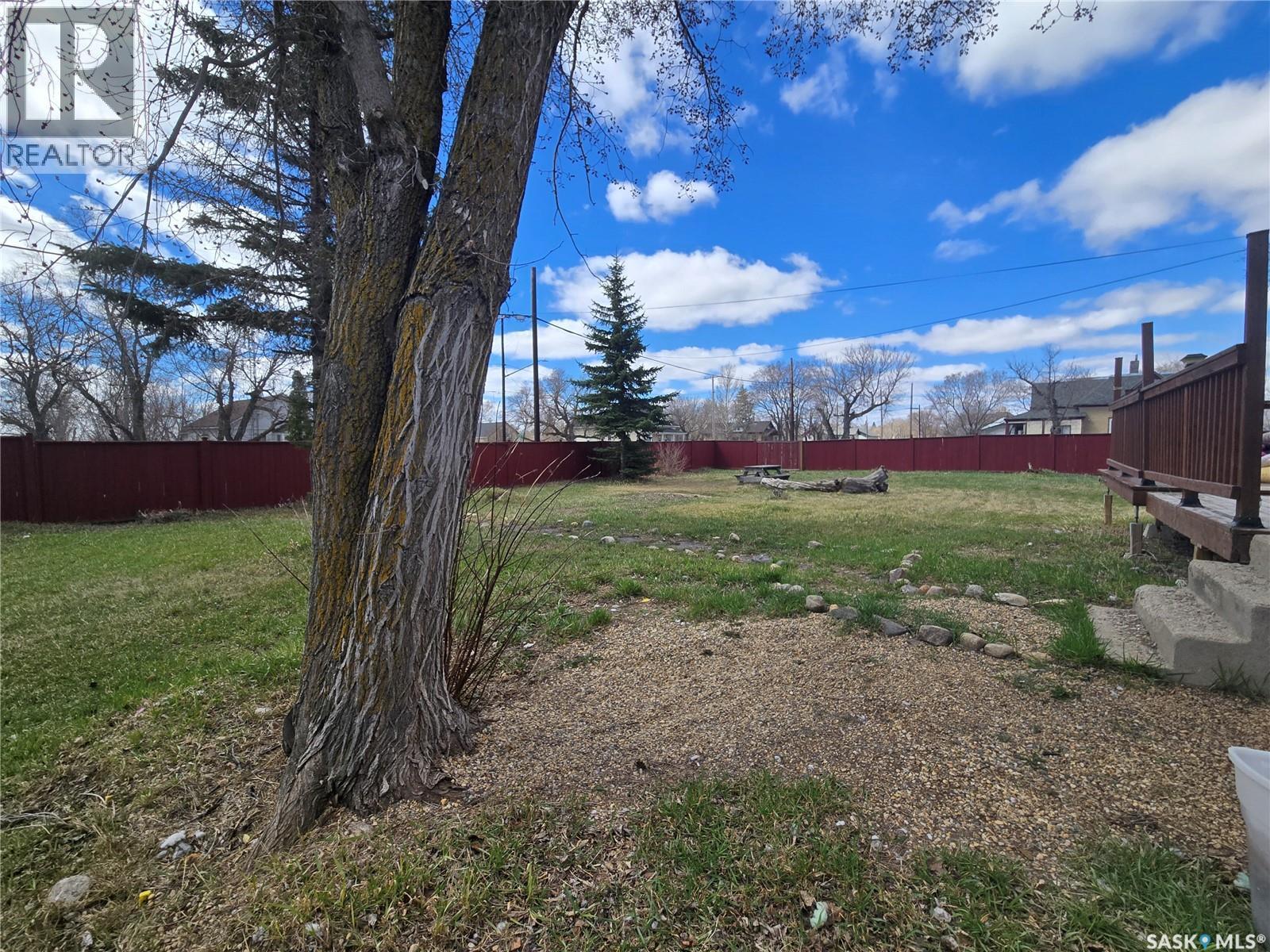 601 Souris Avenue, Arcola, SK - Outdoor
