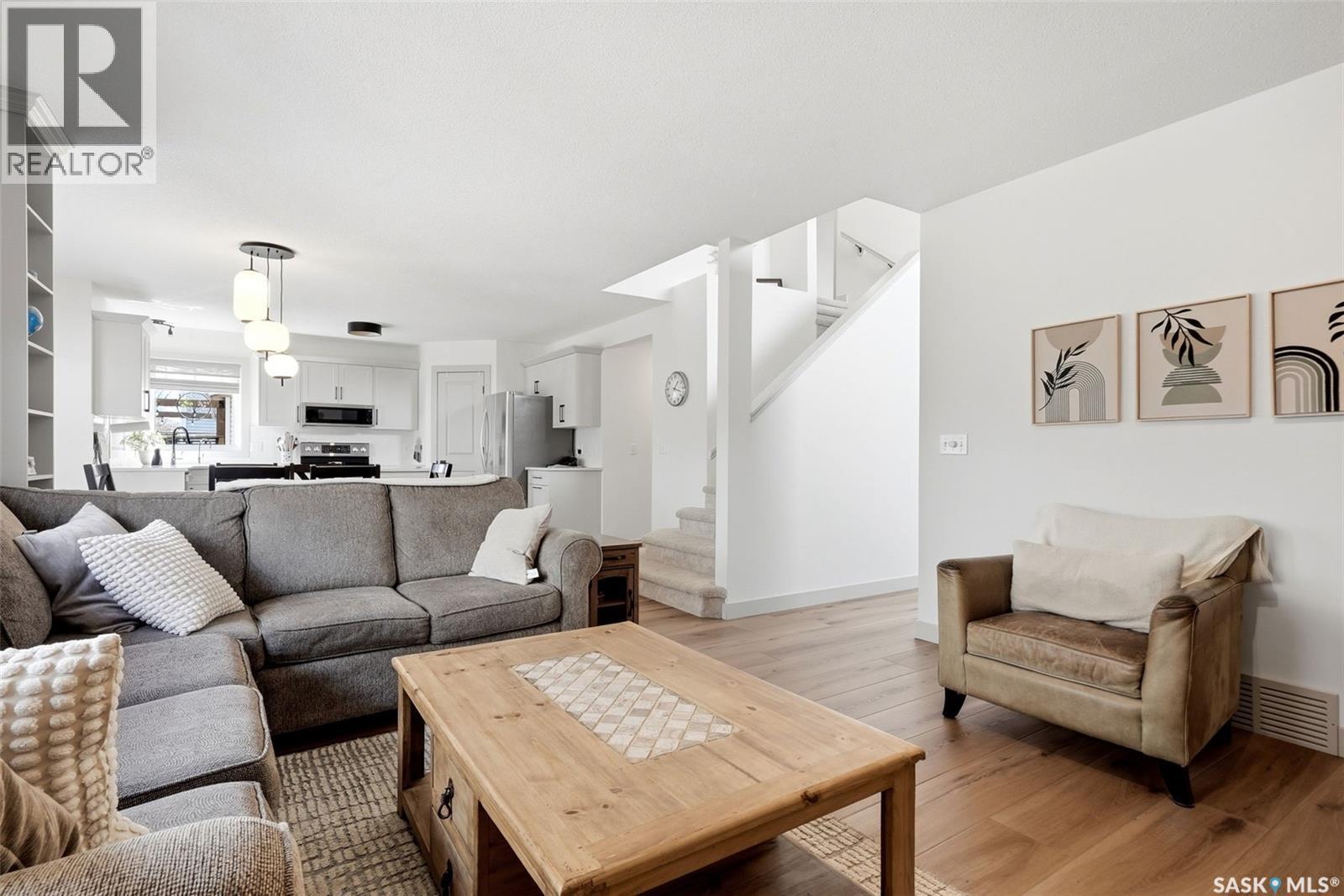 1603 Rousseau Crescent, Regina, SK - Indoor Photo Showing Living Room