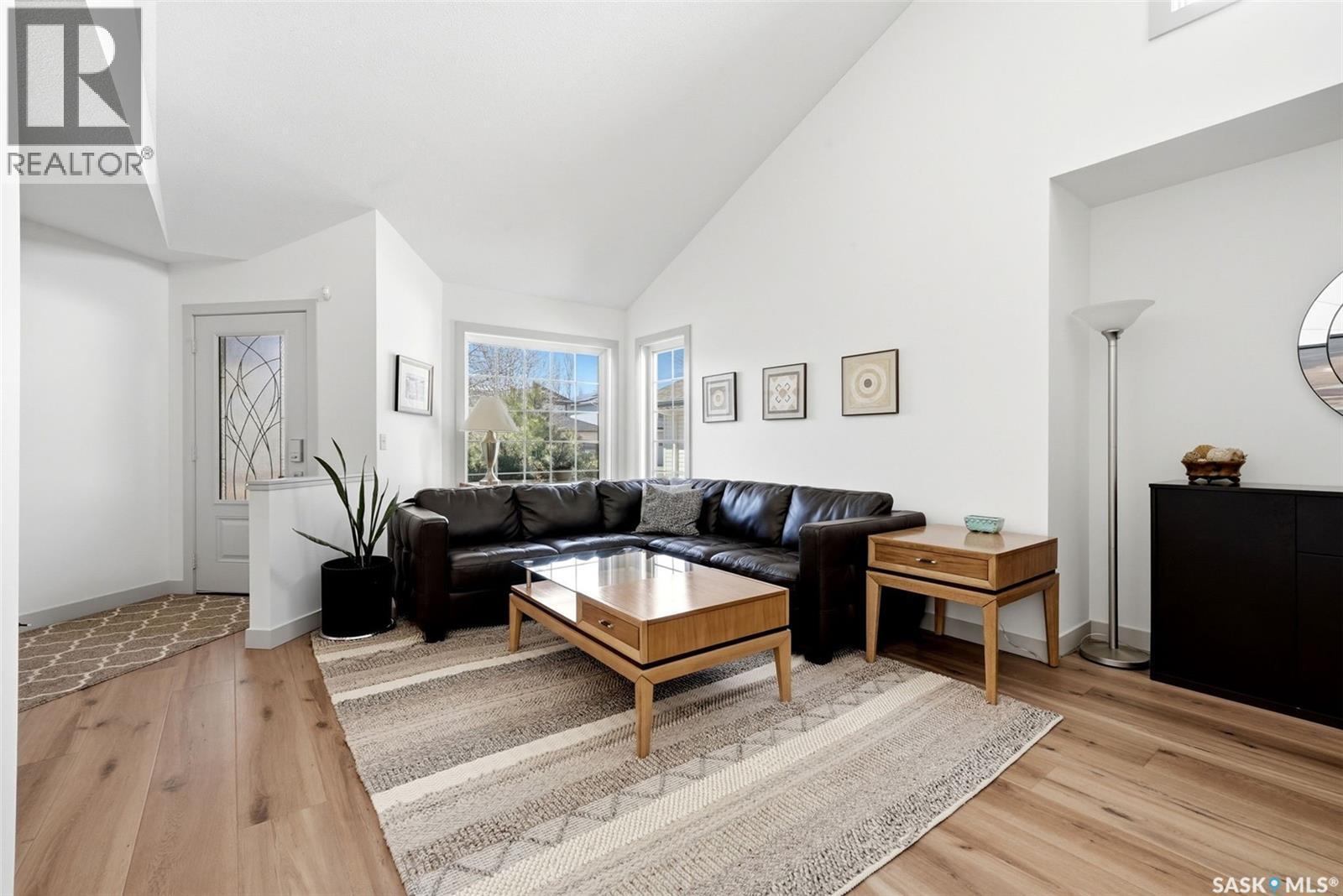 1603 Rousseau Crescent, Regina, SK - Indoor Photo Showing Living Room