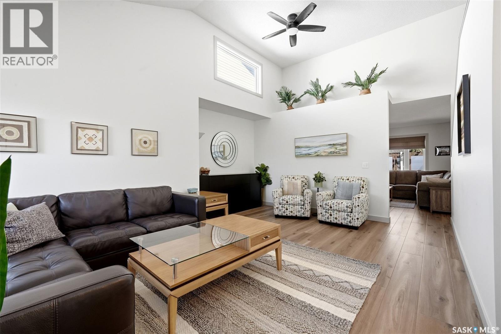 1603 Rousseau Crescent, Regina, SK - Indoor Photo Showing Living Room