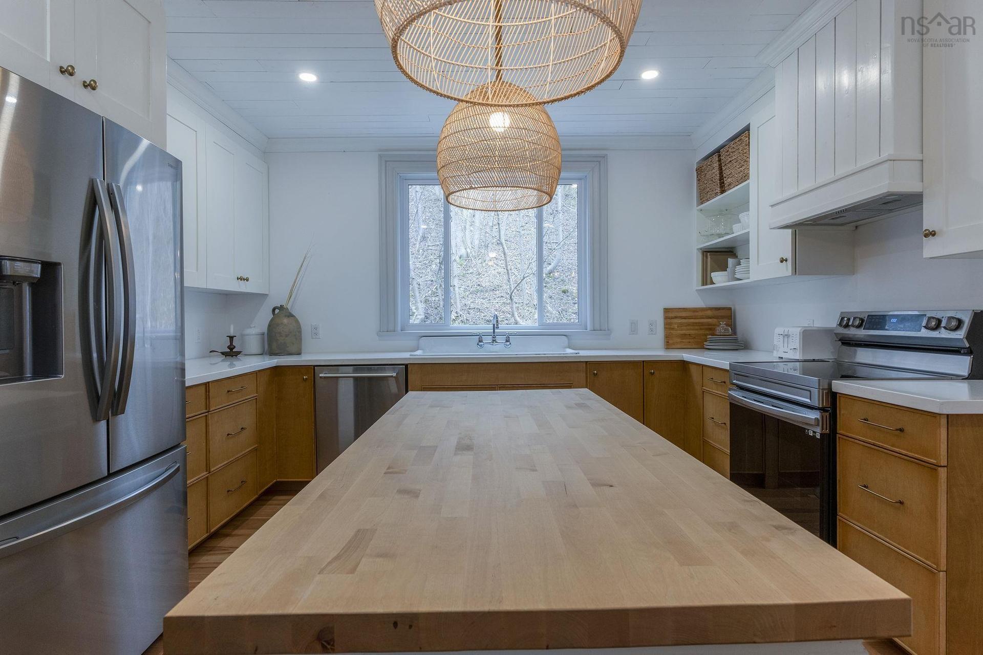 472 Highway 1, Smiths Cove, NS