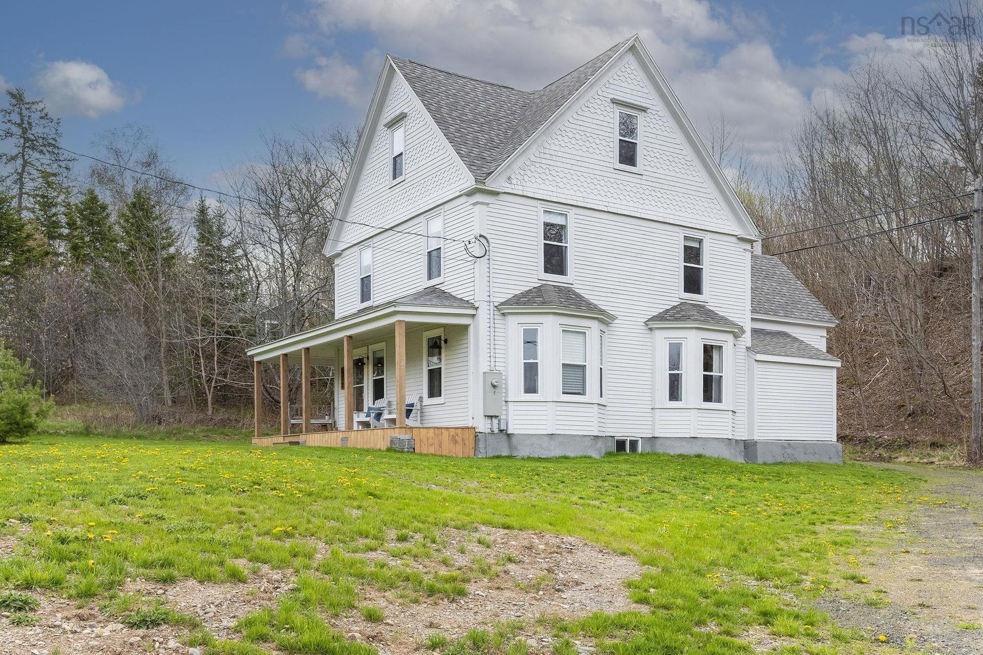 472 Highway 1, Smiths Cove, NS