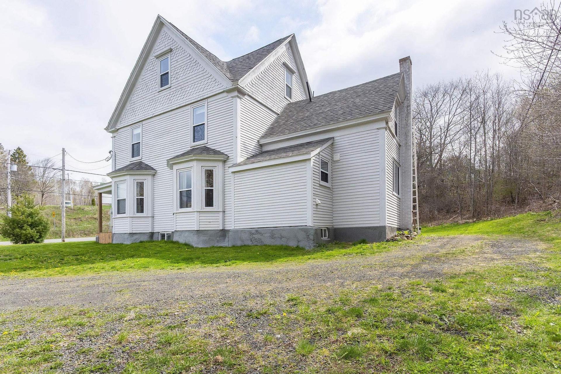 472 Highway 1, Smiths Cove, NS